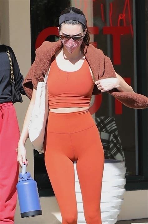 Kendall Jenner Flaunts Her Sweaty Pussy Cameltoe After Pilates 20 Photos The Fappening