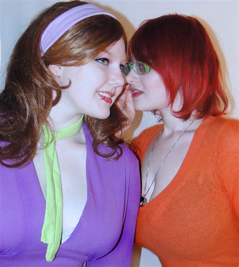 Daphne And Velma Cosplay