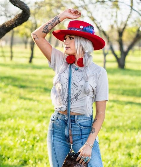 21 Stunning Cowgirl Hairstyles To Try In 2023 Hairstyle Camp