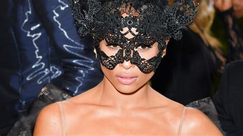 Zoë Kravitz Is The New Face Of Yves Saint Laurent Beauty Stylecaster