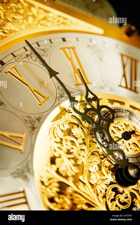 Reloj De Números Romanos Fotografía De Stock Alamy