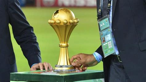 دوري أبطال أفريقيا (نصف نهائي (مباراة اياب)). إرجاء نصف نهائي دوري أبطال أفريقيا وكأس الاتحاد حتى إشعار ...