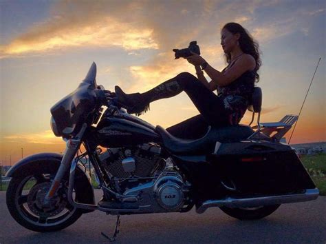 Pin By Otan Kcer On Bikesnbabes Motorcycle Riding Bike