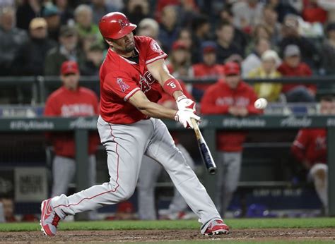 Albert Pujols Becomes 32nd Player In 3000 Hit Club