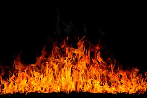 Fuego es un grupo de amigos que se reúnen para adorar y crear música. Soñar con fuego
