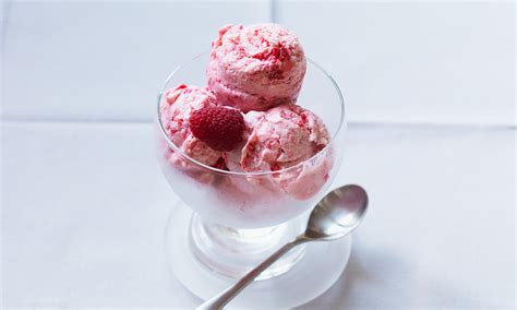 There are four types of nutrients in food that can affect your blood sugar: Raspberry frozen yogurt | Diabetes UK