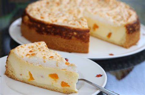 Heute zeigen wir euch einen sehr leckeren und nahrhaften kuchen mit selbstgemachtem pudding. Vanille Käse Kuchen mit Pfirsichen | Kuchen mit pfirsich ...