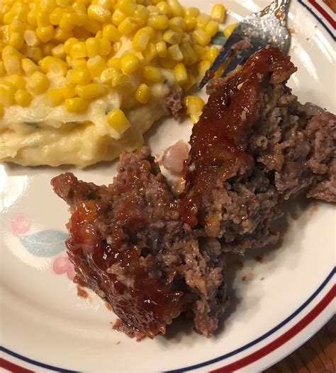 It is difficult to guess amounts when you are used to just pouring things in my sight, so you may have to play around with the ingredients on this one or write me. 2 Lb Meatloaf Recipe With Crackers - Meatloaf with Saltine ...