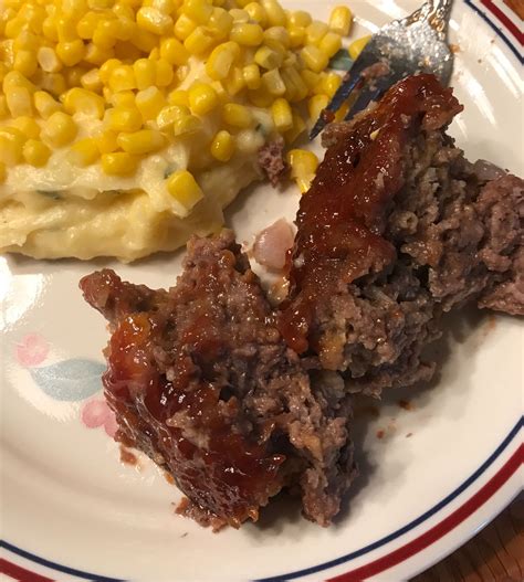 Let cool 15 minutes before slicing. 2 Lb Meatloaf Recipe With Crackers - Meatloaf with Saltine Crackers | Recipe in 2020 | Meatloaf ...