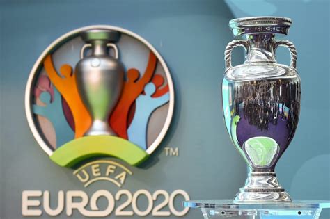 Die uefa hatte im dezember 2012 entschieden, die endrunde unter dem motto „euro for europe erstmals europaweit auszutragen. UEFA verlegt EM 2020 ins kommende Jahr - Champions League ...