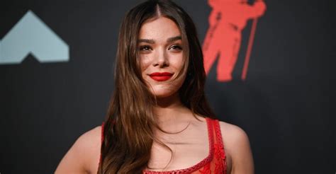 Hailee Steinfeld Pours Her Heart Out On New Ballad Wrong Direction