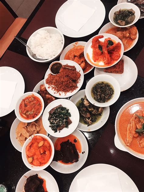 Madiun adalah sebuah kota di provinsi jawa timur. Nasi Padang di 2020