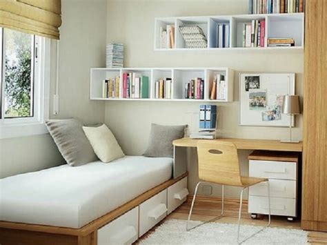Akan tetapi yang namanya juga anak kost, pasti bujet yang dimiliki untuk menata dan melakukan dekoasi kamar kost yang menarik tentu sangatlah terbatas. Kamar Kost Minimalis: Tips Dekorasi Mudah dan Murah untuk ...