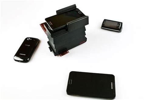 Lomography Smartphone Film Scanner Turns 35mm Film Into