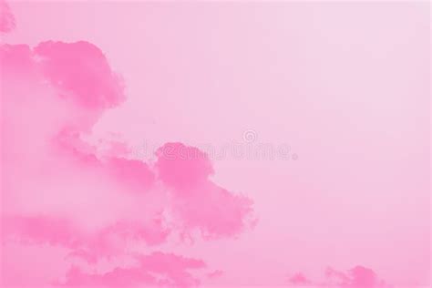 Pastel Rosa Coral Suave Color Cielo Fondo Con Nubes Panorama Imagen De