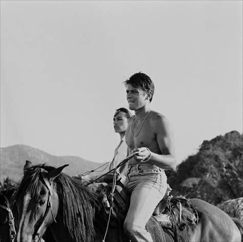 Jeudi 27 mai 2021, alain delon a eu de tendres mots pour son grand ami bernard tapie. With Nathalie in Mexico. in 2021 | Alain delon, Photo ...