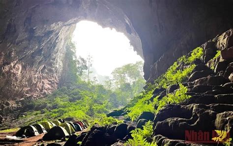 10 Famous Caves In Vietnam Explore The Ts Of Nature