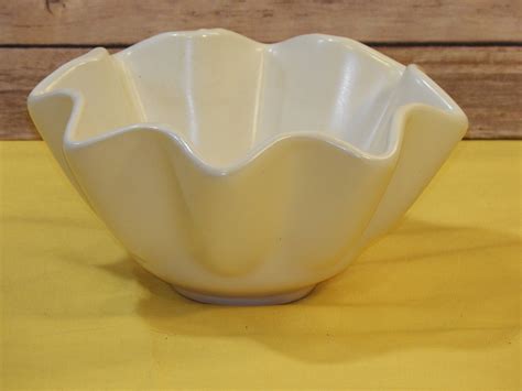 Vintage Hull Pottery Candy Dish B6 Decorative White Ceramic Dish Wavy