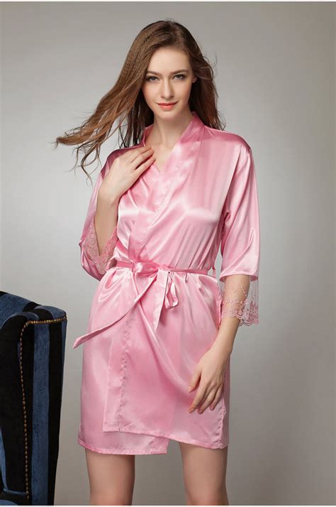 Robes étonnantes Blog Silk robe kimono woman