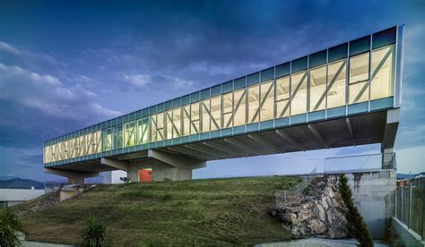 10 Projects That Feature Striking Steel Trusses Archdaily