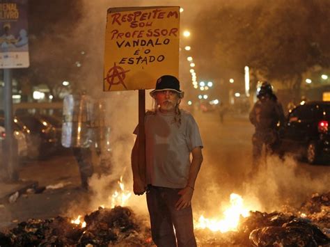 No rio, as manifestações começam a chegar também a outros bairros. www.cabresto.blogspot.com : Manifestações de 7 de setembro ...