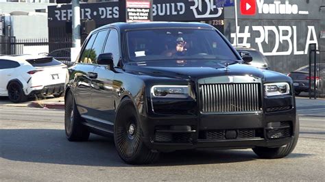 Rolls royce suv all black. Batman's Rolls Royce SUV, Black Badge Cullinan. - YouTube