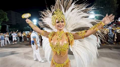 Veja fotos de musas e musos da Sapucaí no segundo dia de desfiles da Série Ouro