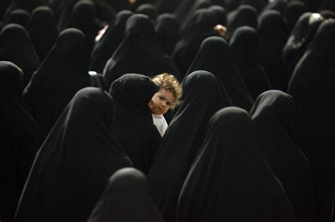 Bukra Nikab Tschador So Verhüllen Sich Frauen Im Islam Augsburger Allgemeine
