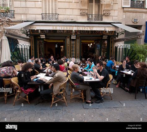 Barrio Tipico De Paris Fotografías E Imágenes De Alta Resolución Alamy