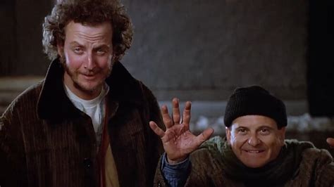 30 Secret Details And Hidden Messages In Home Alone