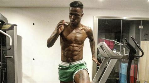 Real Madrid Vinicius Shows Off His Muscles During Home Workout Marca