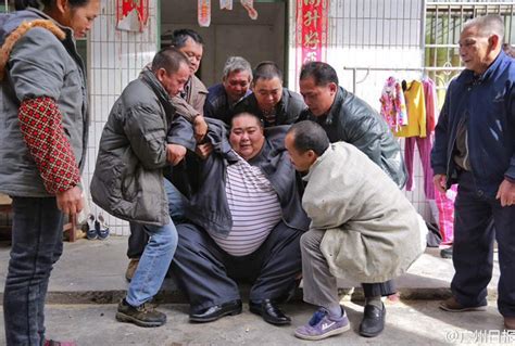 China S Fattest Man Weighs 261kg People S Daily Online