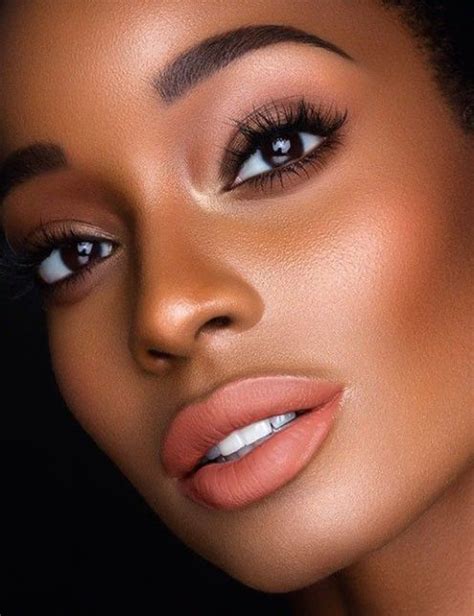 The Simple Makeup For Dark Skin That Takes 10 Minutes Or