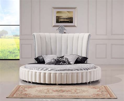 One of our friendly associates. Modrest C645 Modern White Bonded Leather Round Bed w/ Mattress