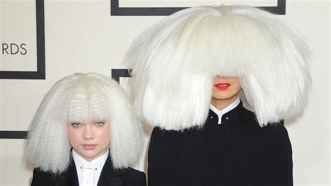 Icymi Watch Sia And Maddie Ziegler Show Off Their Bizarre Grammys Red