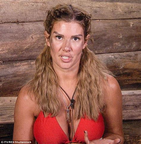 Im A Celebs Rebekah Vardy Uses Mud To Contour Her Face