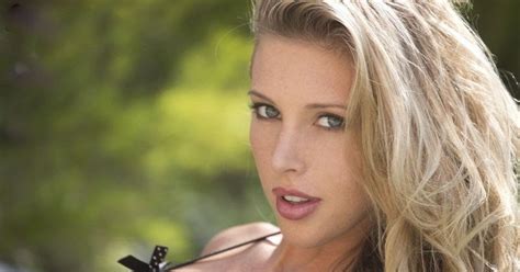 Hot Samantha Saint Taking Her Bikini Celebrity Spicy Girls