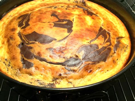 Meine freundin backt gern verschiedene kuchen und süßigkeiten und behandelt mich jedes mal mit neuen produkten. Orangen-Schokoladen-Quark-Kuchen mit griechischem Joghurt ...