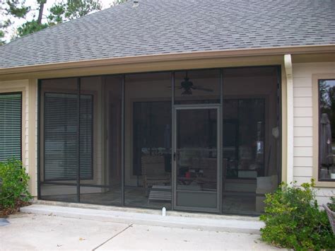 Covered porches in either the front or back can add architectural beauty to a home. Porch Screens & Covered Patio in Tomball TX - Lone Star
