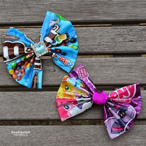 Candy wrappers can be used to make a variety of crafts such as purses and jewelry. CANDY WRAPPER Hair Bows or Bowties!