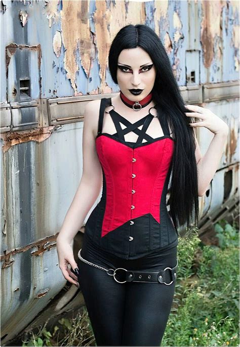 Gothic Fashion For All Those People Who Like Wearing Gothic Style