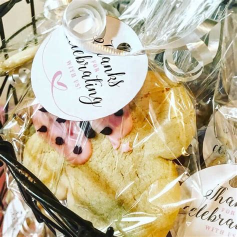 It's all the dogs!mickey mouse and his lovable band of friends embark on exciting play along capers and invite kids at home to help them so. Do you have a baby girl turning one? A Minnie Mouse first ...