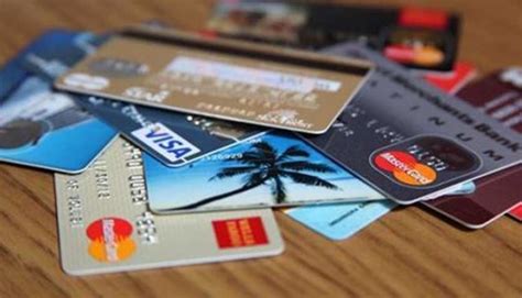 Biasanya lebih murah caj berbanding terus bayar cara biasa pada kad kredit yang berhutang. Empat Cara Anda Boleh Memanfaatkan Penggunaan Kad Kredit