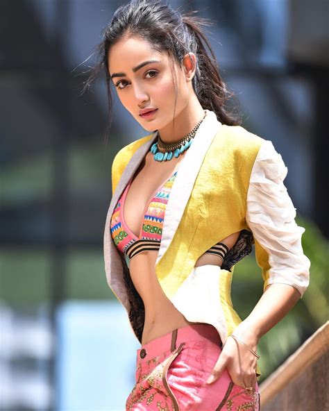 11 Hot Stunning Pictures Of Tridha Choudhury Bollywoodfever