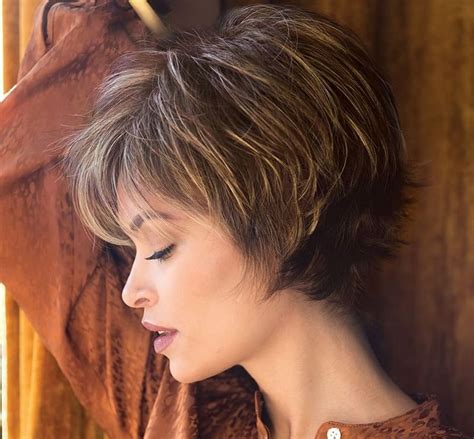 35 Stately Short Layered Bob Hairstyles To Try In 2022