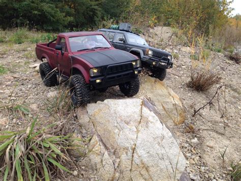 Some friends and i went out and had some fun with our 1/10th scale rc toyotas.rc4wd trail finder 2don't miss any rc content! Scale Crawler RC *Trailfinder 2 Toyota Hilux und Scx10 Jeep | Rc crawler, Toyota hilux, Rc rock ...
