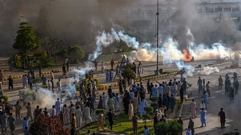 Imran Khan Arrest Protesters Attack Pakistan’s Military The New York Times