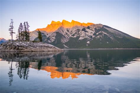 Lake Minnewanka Detailed Guide To Visiting This Banff Lake