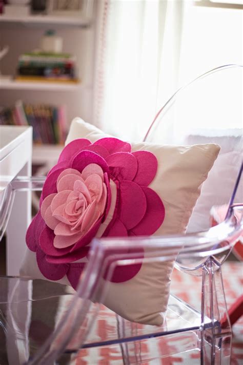 Ryan tolbert photography is a full service wedding and portrait photographer. Darling Darleen: Tween Girl Pink + Coral Bedroom