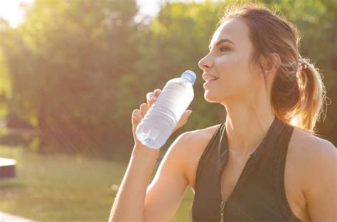 7 Tips To Rehydrate Your Body Yeyelife